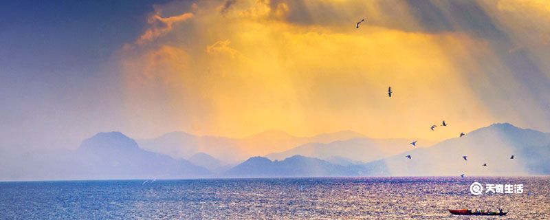 云为什么是白色 天空是白色的但云是黑色的