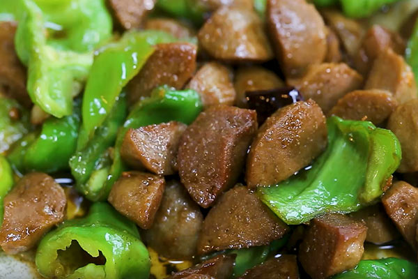 灯笼椒炒肉丸的做法 灯笼椒炒肉丸怎么做