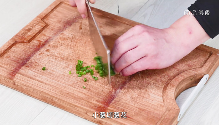 槐花炒鸡蛋的做法 槐花炒鸡蛋怎么做