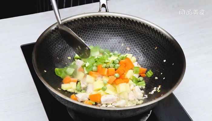 胡萝卜土豆鸡丁的做法  胡萝卜土豆鸡丁怎么做