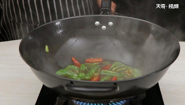 油焖尖椒的做法 油焖尖椒怎么做