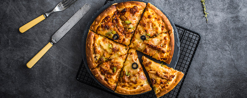 没吃完的披萨怎么热 没吃完的披萨怎么加热