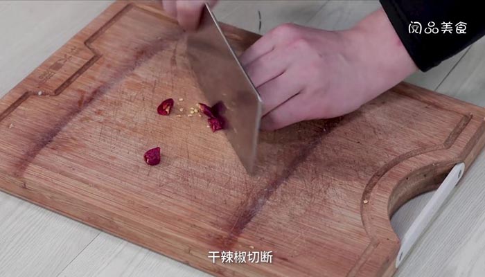 藕丁炒鸡肉 藕丁炒鸡肉的做法