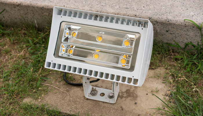 消防应急照明灯具怎么使用 消防应急照明灯具怎么用