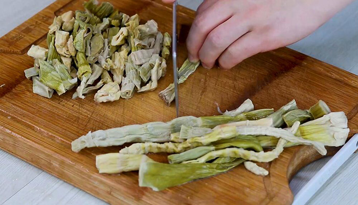 葱油笋干的做法 葱油笋干怎么做