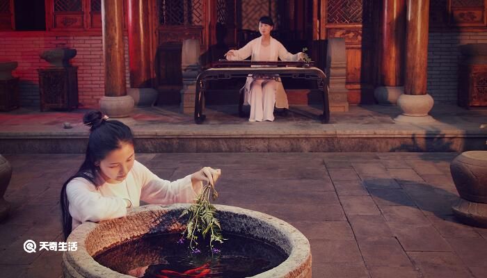 人生若只如初见下句 人生若只如初见的下一句是什么