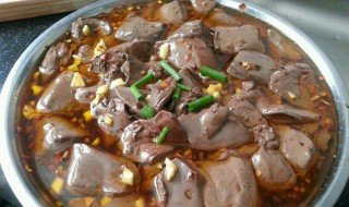 鸭血料怎么做（鸭血用什么材料做成）