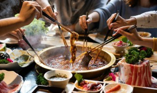 小火锅怎么吃（自助小火锅怎么吃）
