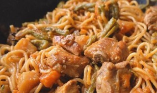 排骨焖面的做法（土豆排骨焖面的做法）