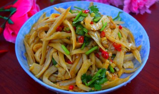凉拌鸡腿菇的家常做法（凉拌鸡腿菇的家常做法大全）