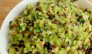 黄瓜饺子馅的做法（虾仁鸡蛋黄瓜饺子馅的做法）