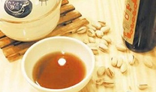 雄黄酒的功效与作用（雄黄酒的功效与作用擦鼻子）