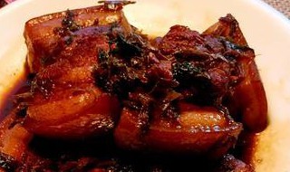梅菜烧肉怎么做简单又好吃（家常梅菜烧肉简单做法）
