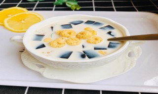 黑凉粉怎么做简单的甜品 黑凉粉怎么做简单的甜品