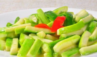丝瓜怎么炒不会变黑（丝瓜怎么炒不会变黑色）