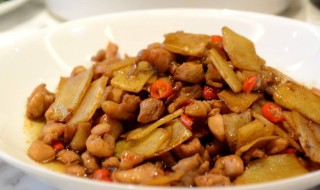 嫩姜怎么吃（嫩姜怎么吃好）