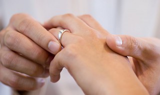 手上戴戒指的含义 手上戴戒指的含义有哪些