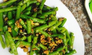 橄榄菜炒豆角（橄榄菜炒豆角肉末）
