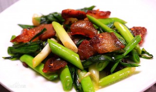 蒜苗炒腊肉（蒜苗炒腊肉图片）
