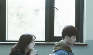 女生喜欢男生表现的心理（女生喜欢男生表现的心理原因）