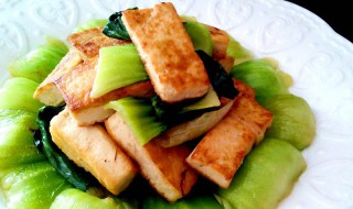 青菜豆腐怎么炒（青菜豆腐怎么炒不辣）