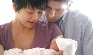 梦见抱着婴儿 梦见抱着婴儿逃跑躲藏