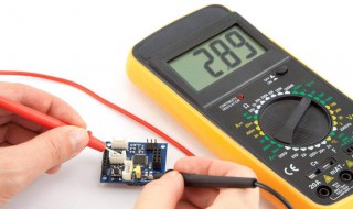 怎样用万用表测电容 怎样用万用表测电容电阻的视频