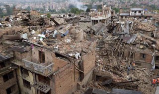 梦见楼房倒塌（梦见楼房倒塌自己没事是什么征兆）