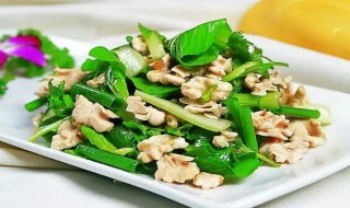 青菜炒肉丝（芹菜炒肉丝的做法）