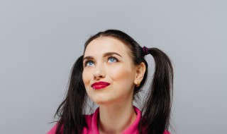 伤感网名女生心碎（伤感网名女生心碎带符号）