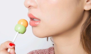 小时候吃的棒棒糖为什么有个小孔（小时候吃的棒棒糖为什么有个小孔呢）