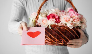 送女朋友的生日礼物 送女朋友生日礼物贺卡内容