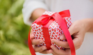 情人节送老婆什么礼物（情人节送老婆什么礼物呢）