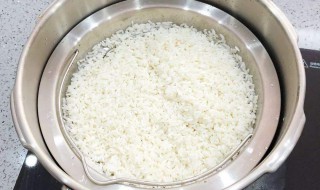 老式高压锅蒸米饭多久 老式高压锅蒸米饭多久大火还是小火