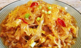 东北炖酸菜的做法（东北炖酸菜的做法大全）