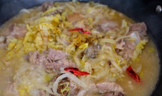 酸菜炖五花肉正宗做法 酸菜炖五花肉正宗做法东北