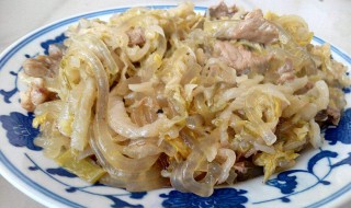 酸菜五花肉粉条的做法（东北酸菜五花肉粉条的做法大全）