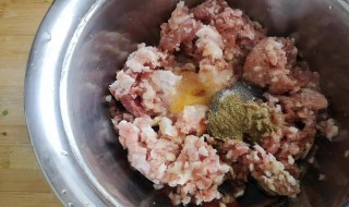 正宗的牛肉饺子馅怎么做（牛肉饺子怎样做馅）