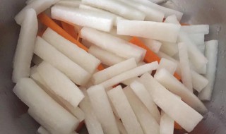 酸辣萝卜条的做法（酸辣萝卜条的做法视频）