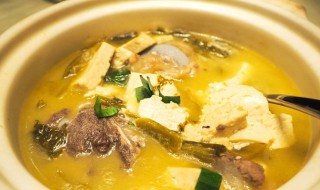 酸菜炖豆腐（酸菜炖豆腐视频）