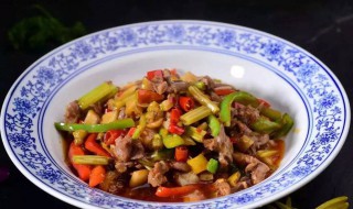 酸辣鸡杂的做法湘菜（酸辣鸡杂的做法湘菜大全）