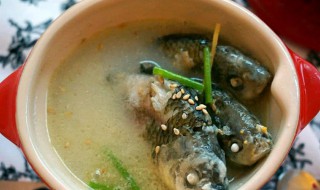 酸菜鲫鱼汤的做法（酸菜鲫鱼汤的做法大全）