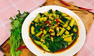 酸辣黄瓜的做法（酸辣黄瓜的做法视频）