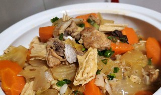 酸菜炖排骨的做法窍门（酸菜炖排骨怎么做法）