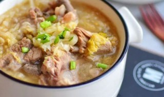 酸菜炖肉的做法（酸菜炖肉的做法视频）
