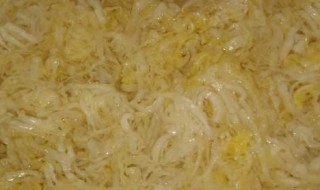 汆白肉酸菜的做法家常（正宗的酸菜汆白肉做法）