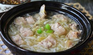 东北砂锅酸菜的做法（砂锅酸菜的做法大全）