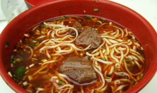 酸辣牛肉面 酸辣牛肉面热量
