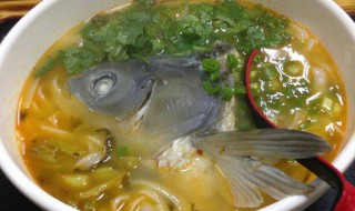 酸菜鱼头汤 酸菜鱼头汤的做法 家常