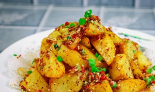 孜然土豆片的家常做法（孜然土豆块的家常做法）